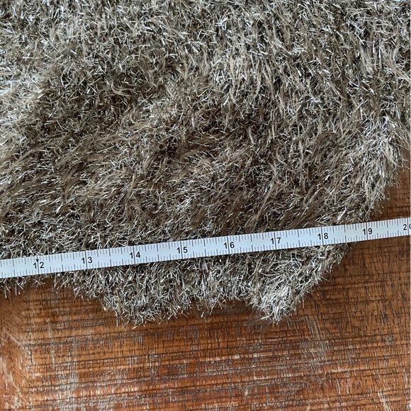 Citylux Collection Sparkly Gold Tinsel Pullover Sweater - Picture 11 of 16